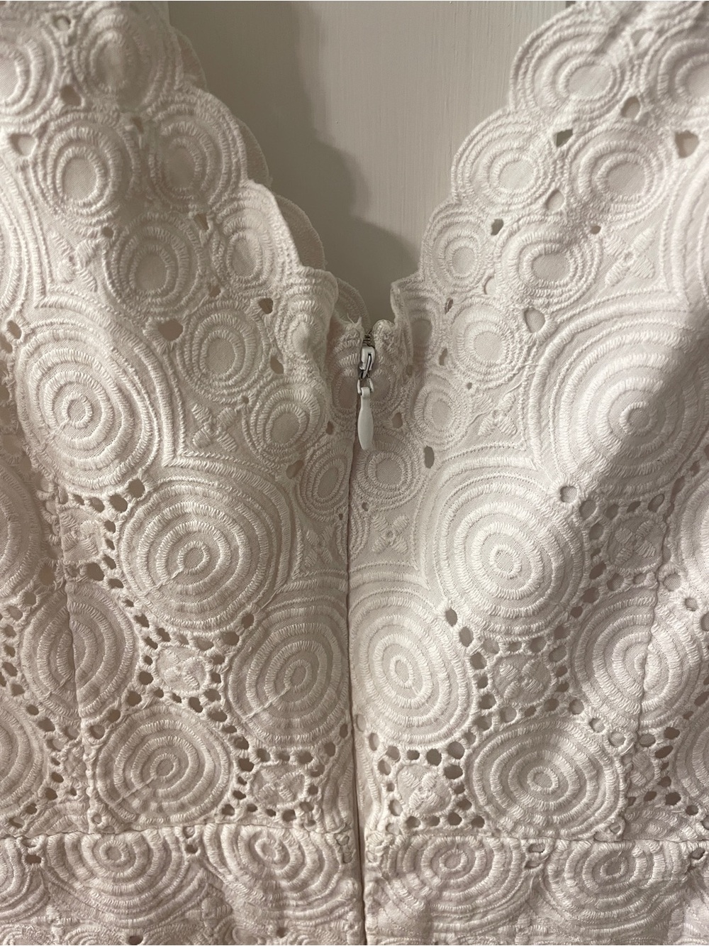 Kay Unger White Eyelet Cotton Lace Faux-Wrap Sheath Dress - Picture 8 of 10